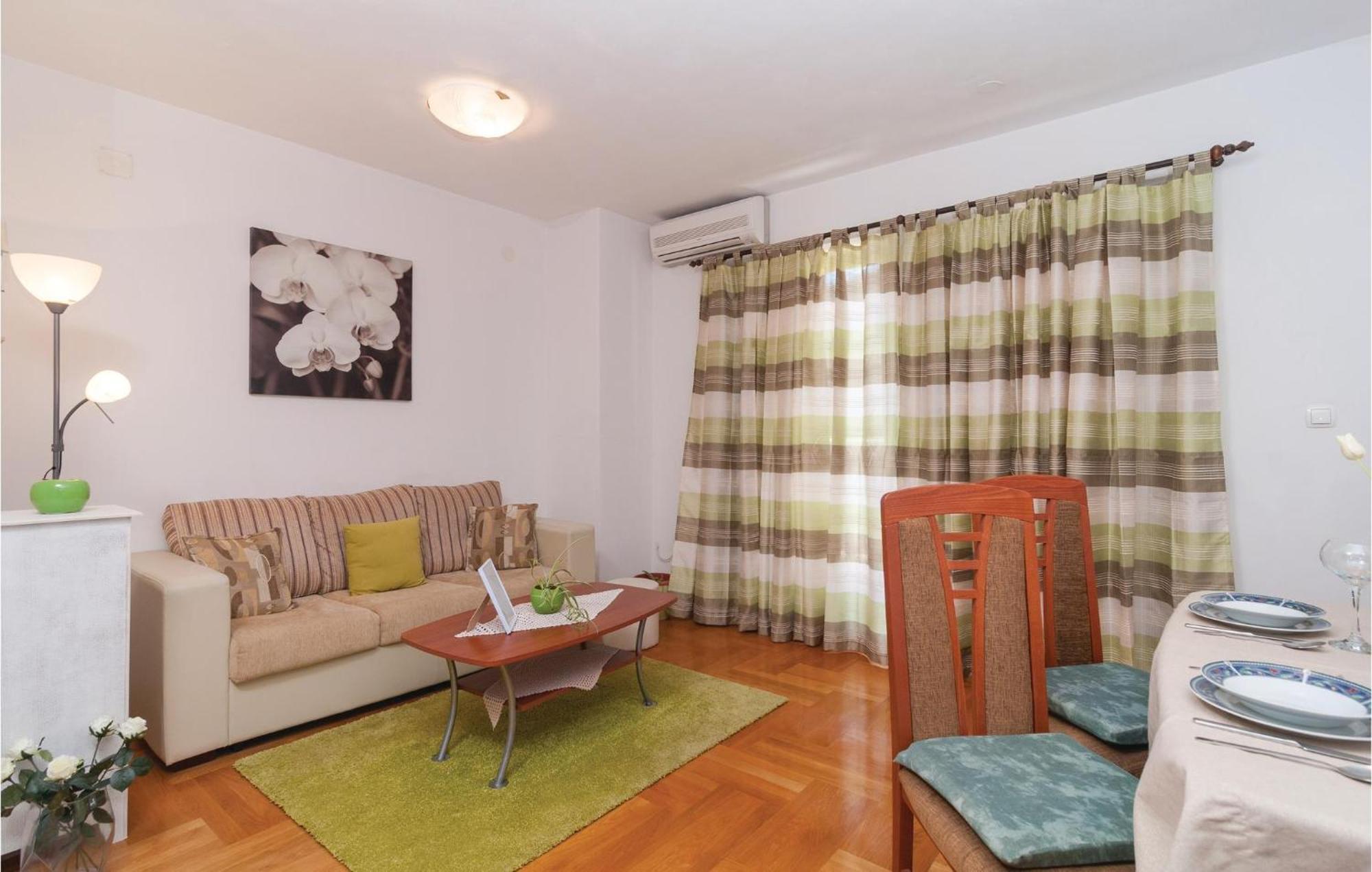 Lovely Apartment In Split With Wifi Екстериор снимка